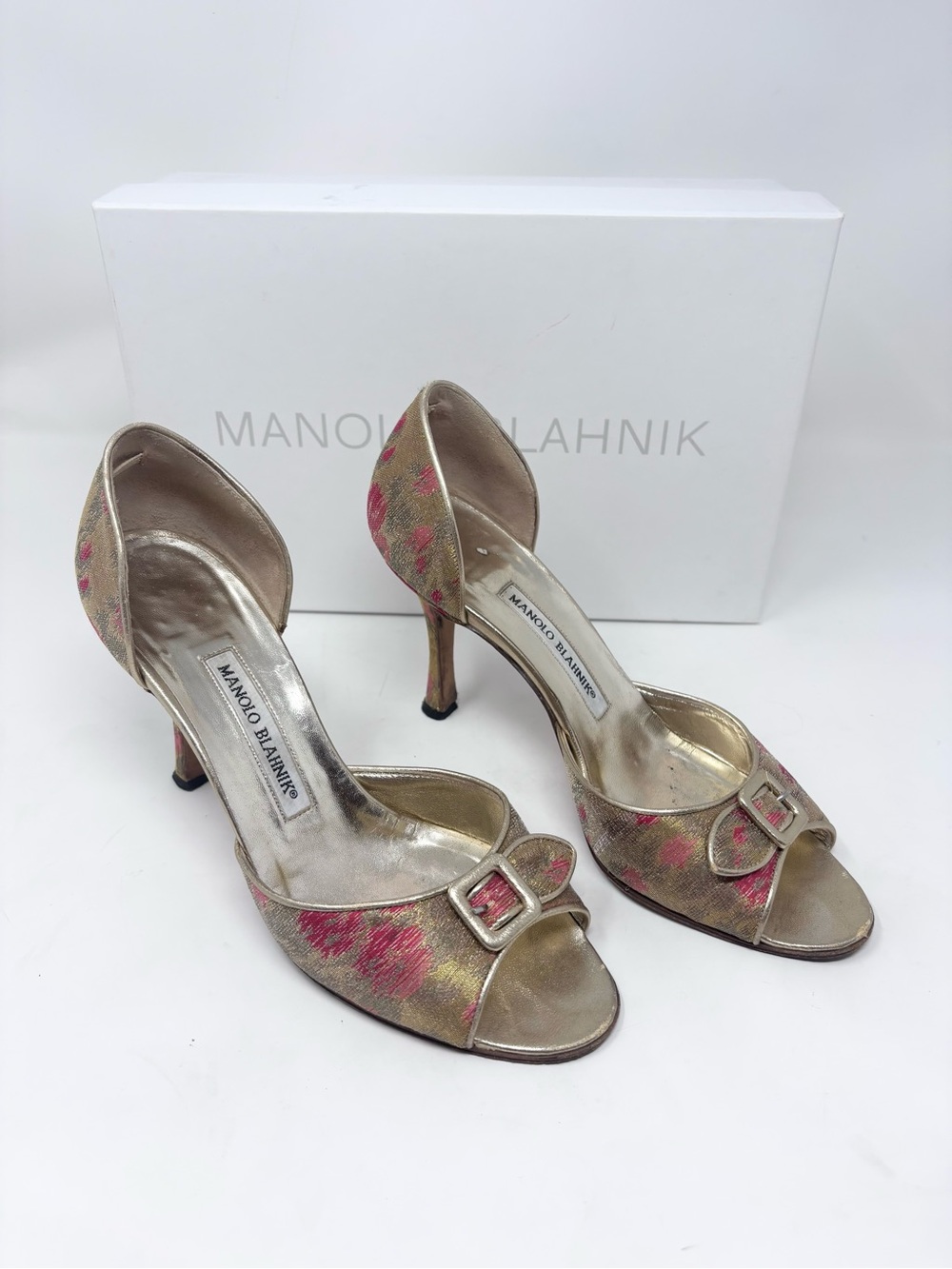 Manolo Blahnik Vintage Gold Pink Brocade Heel Buckle Accent size 38